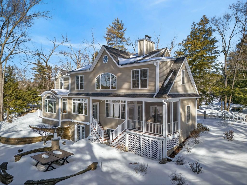 Photo of 10 Clark Island Road, Amherst, NH 03110 (MLS # 5079092)