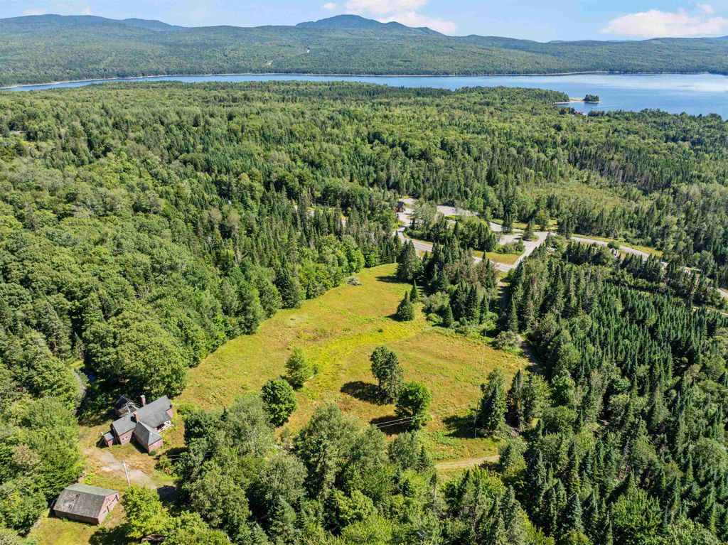 Photo of 38 Lost Horizon Road, Pittsburg, NH 03592 (MLS # 5057096)