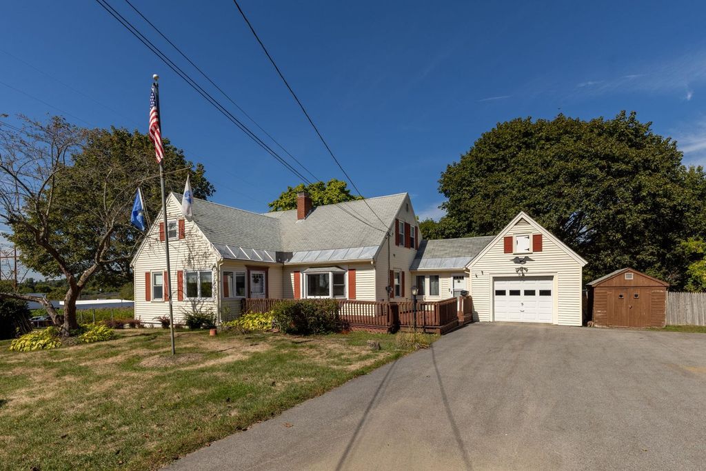 Photo of 88 Farm Lane, Portsmouth, NH 03801 (MLS # 5062105)