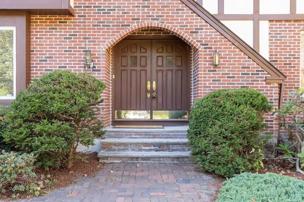 Photo of 5 Stephanie Drive, Pelham, NH 03076 (MLS # 5066944)