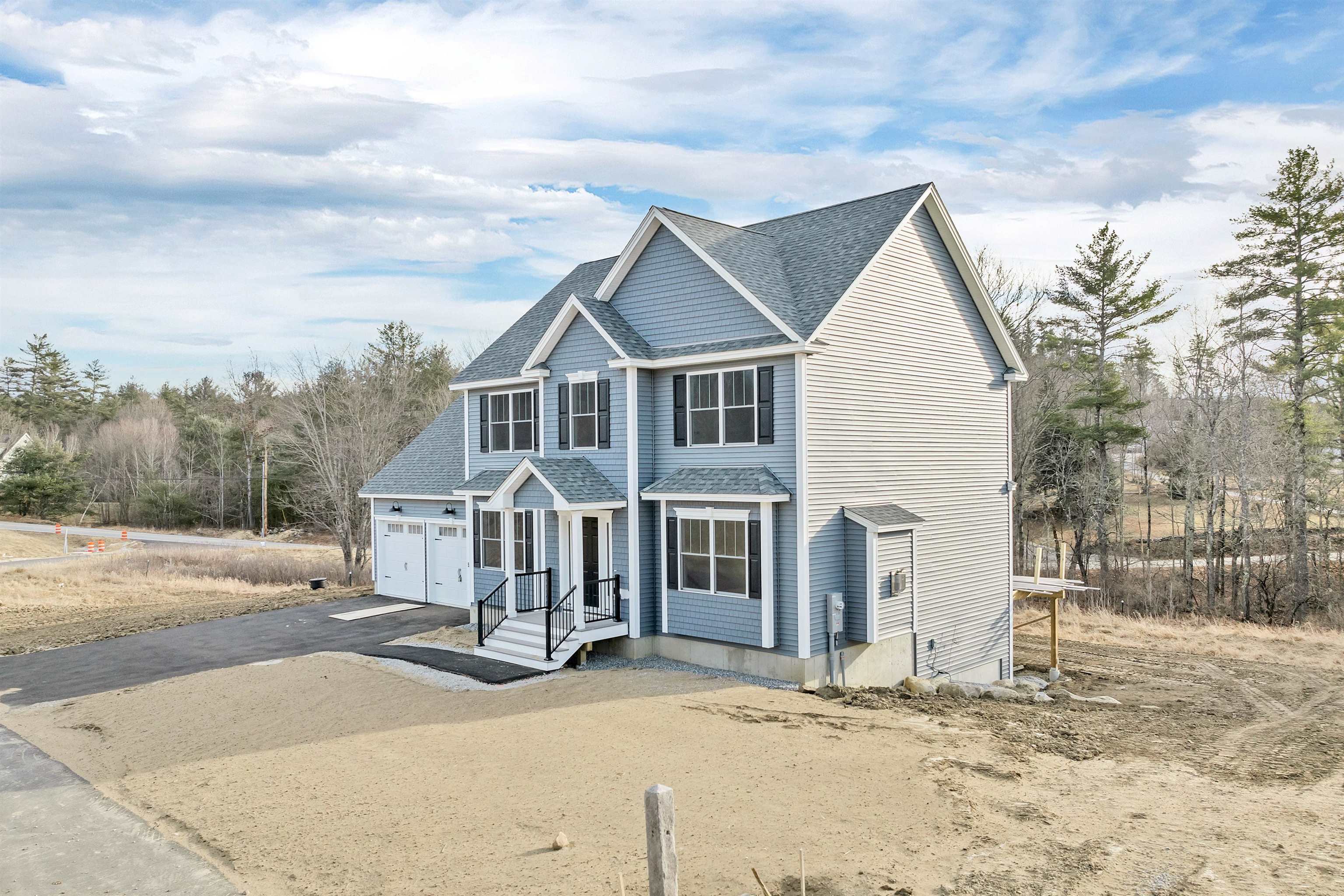 Concord, New Hampshire 03301, United States, 3 Bedrooms Bedrooms, ,3 BathroomsBathrooms,Residential,Pending,20466