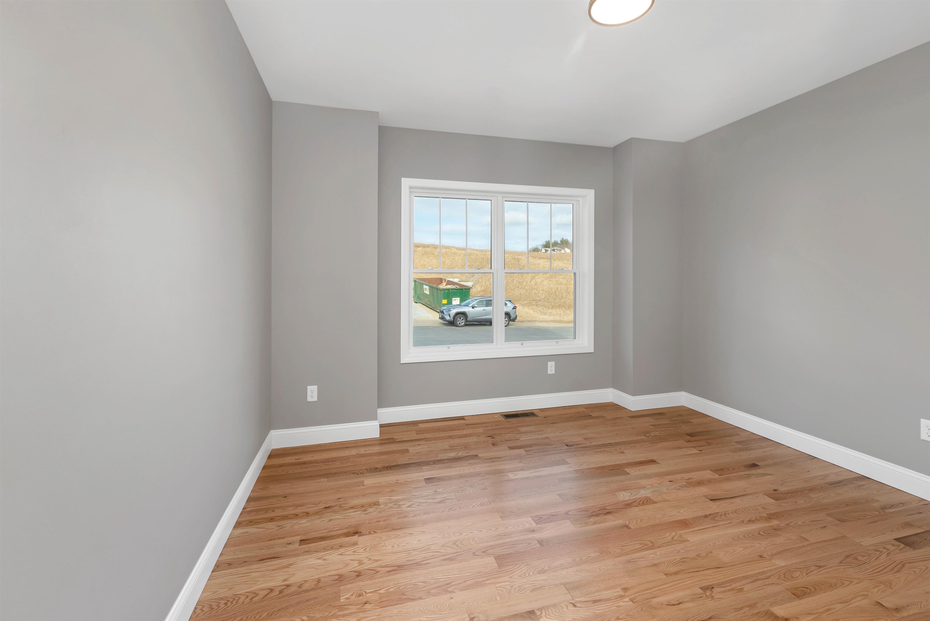 Concord, New Hampshire 03301, United States, 3 Bedrooms Bedrooms, ,3 BathroomsBathrooms,Residential,Pending,20466