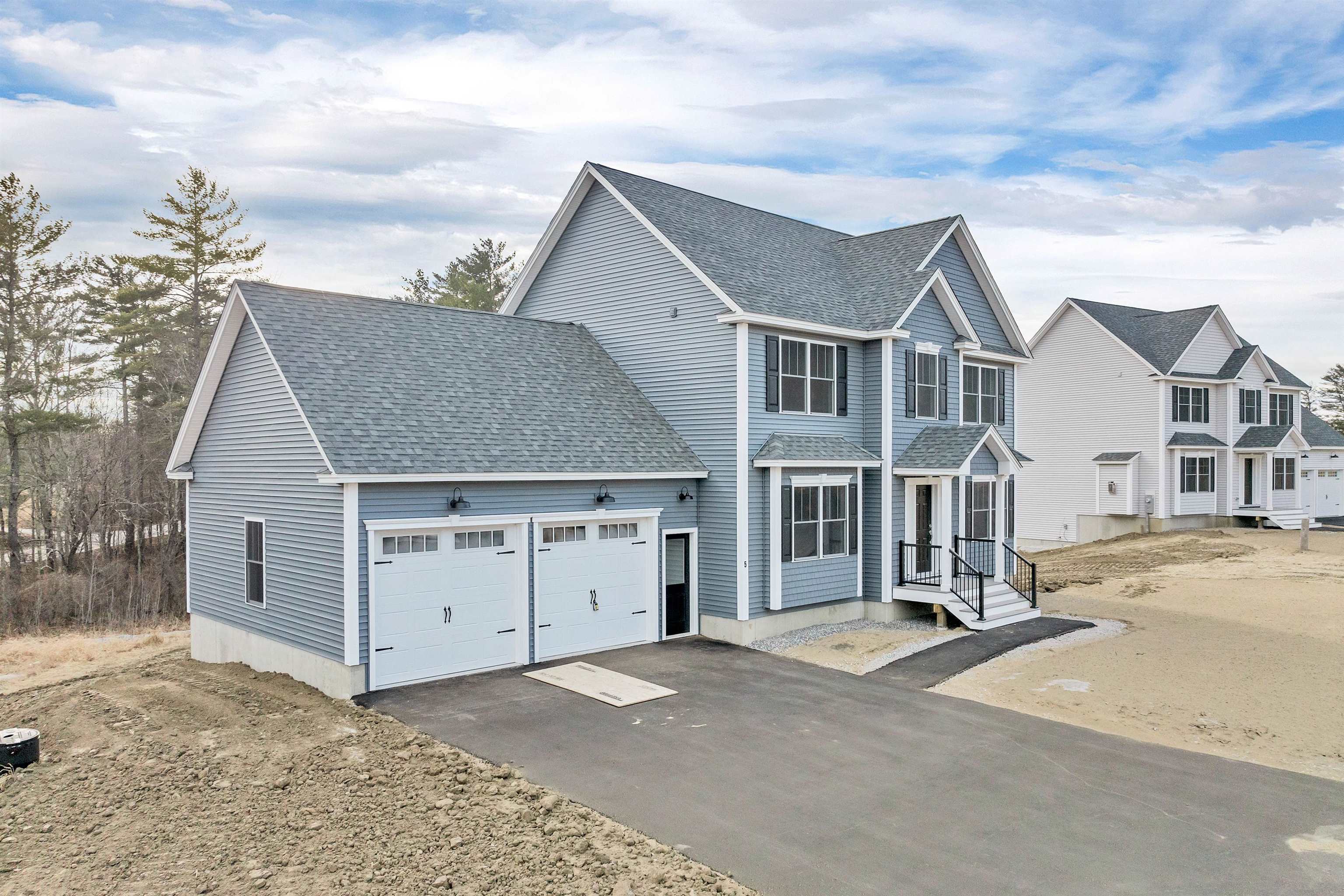 Concord, New Hampshire 03301, United States, 3 Bedrooms Bedrooms, ,3 BathroomsBathrooms,Residential,Pending,20466