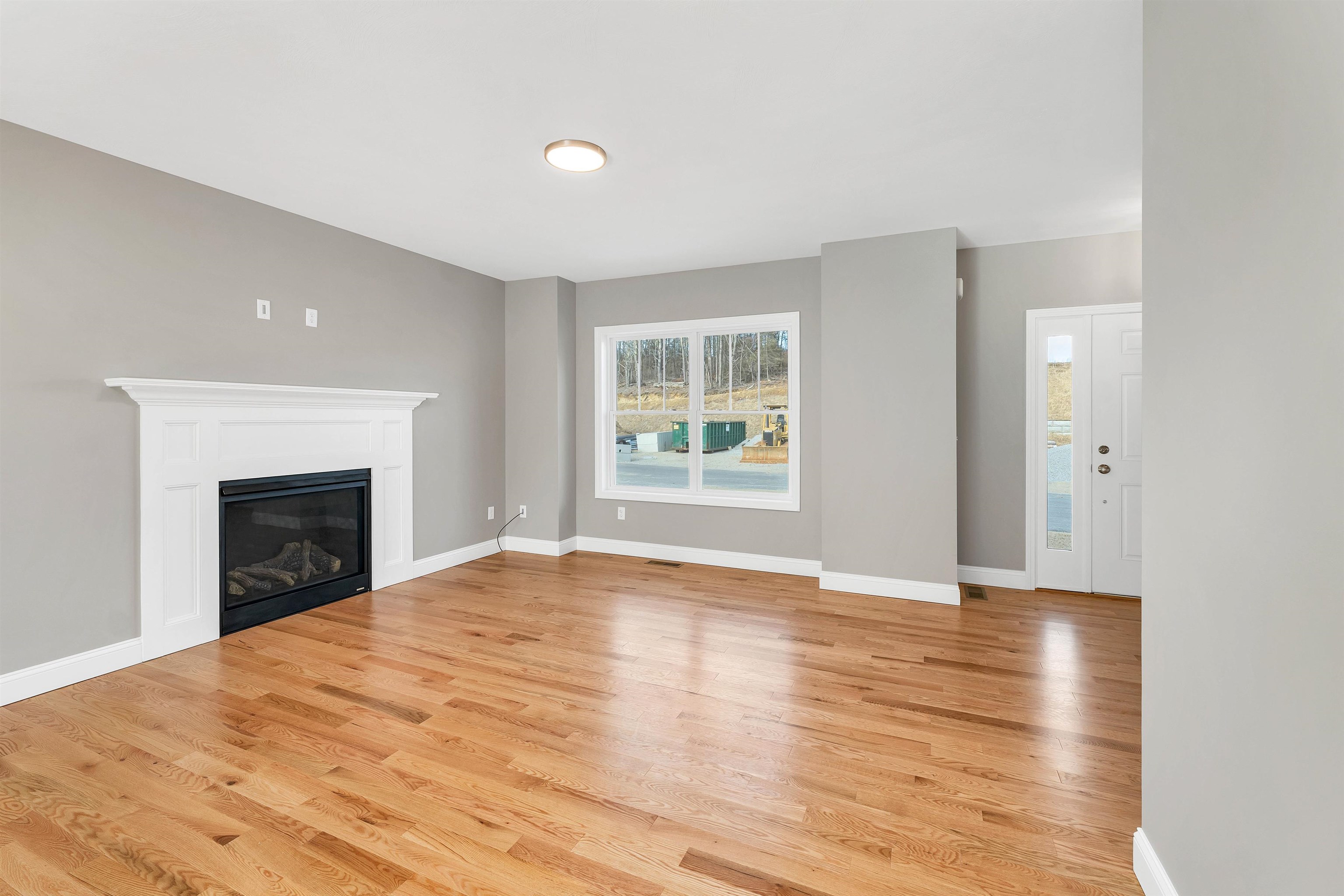 Concord, New Hampshire 03301, United States, 3 Bedrooms Bedrooms, ,3 BathroomsBathrooms,Residential,Pending,20466