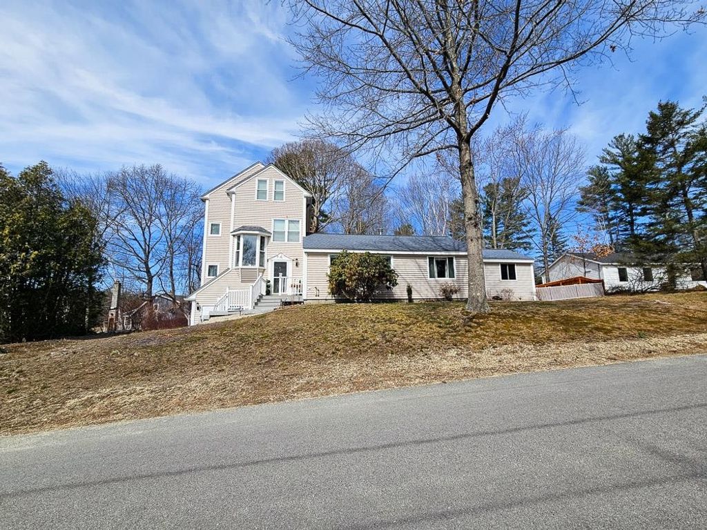 Photo of 15 Ayers Lane, Dover, NH 03820 (MLS # 5081517)
