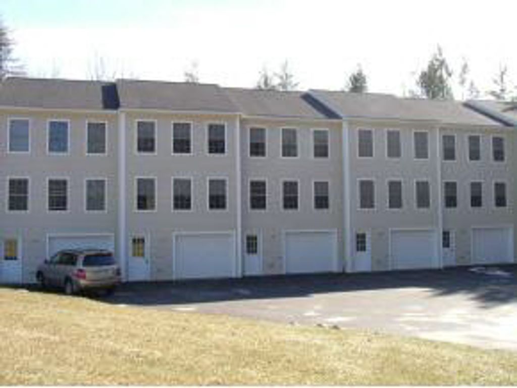 Photo of 24 Dakota Drive #24-2, Fremont, NH 03044 (MLS # 5067695)