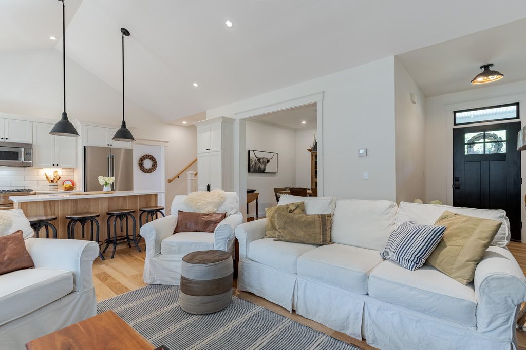 Photo of 10 Smoke Street, Rochester, NH 03867 (MLS # 5066868)