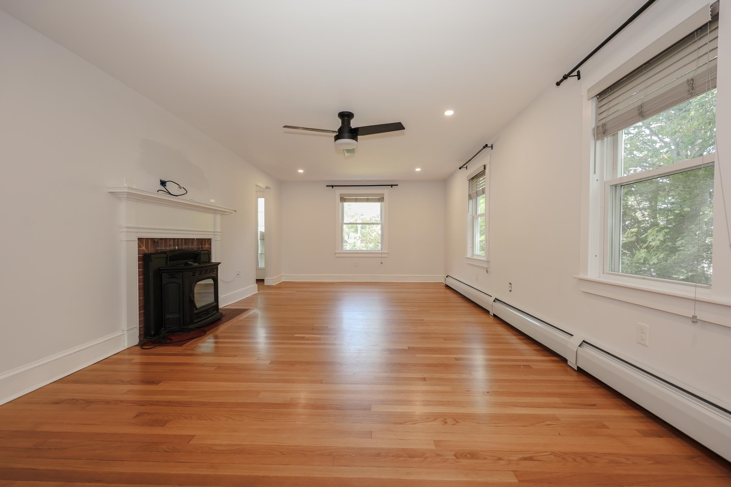 21 N Mast Street