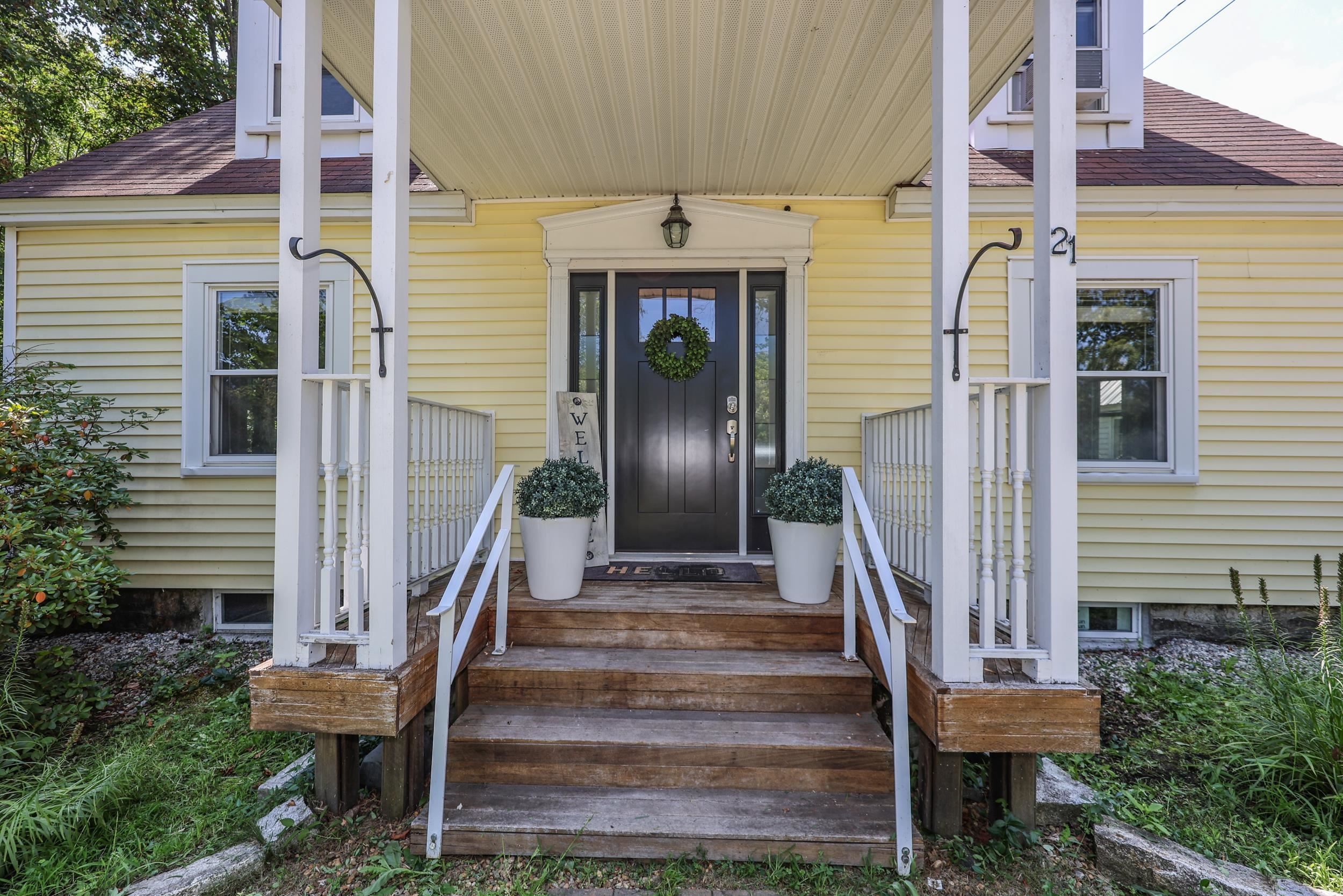 21 N Mast Street