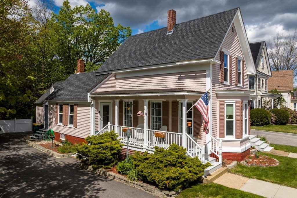 Photo of 19 Sheridan Avenue, Rochester, NH 03867 (MLS # 5088958)