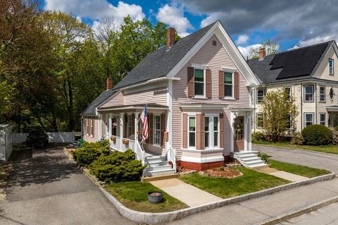 Photo of 19 Sheridan Avenue, Rochester, NH 03867 (MLS # 5088958)