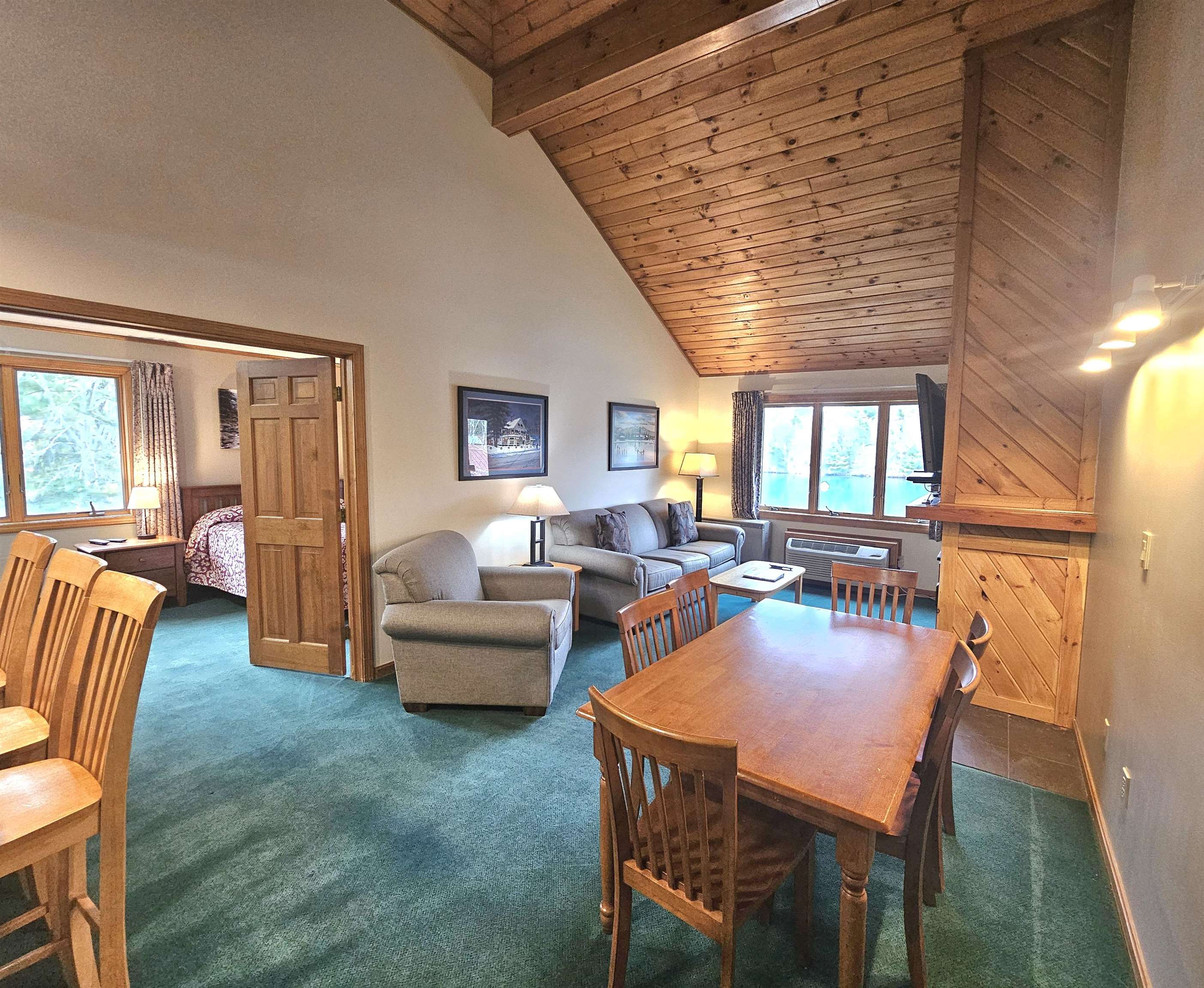 10 Lakeside West Drive 56 B