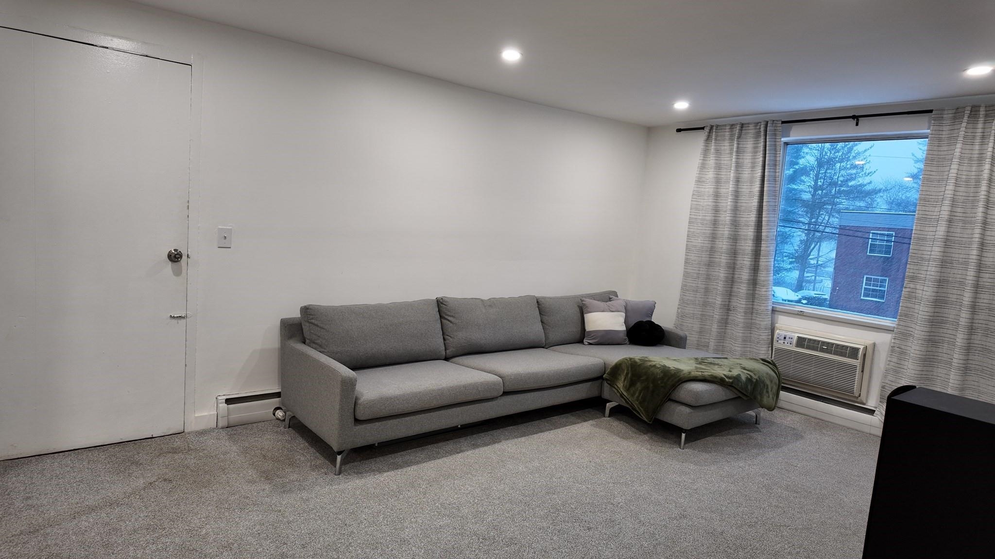 99 Cluff Crossing Road E9