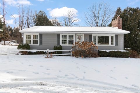 Photo of 6 Donnelly Court, St. Albans City, VT 05478 (MLS # 5074819)