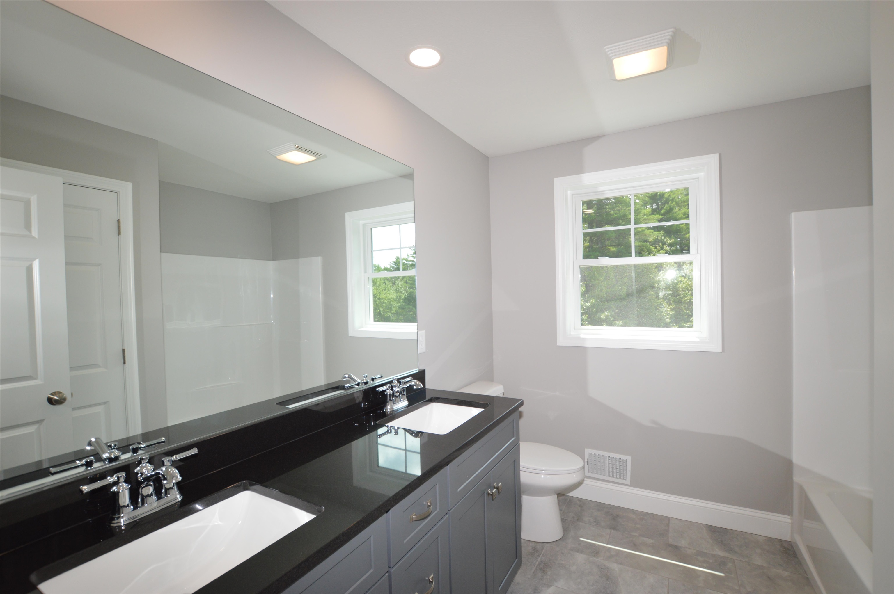 Concord, New Hampshire 03301, United States, 3 Bedrooms Bedrooms, ,3 BathroomsBathrooms,Residential,Active,117121