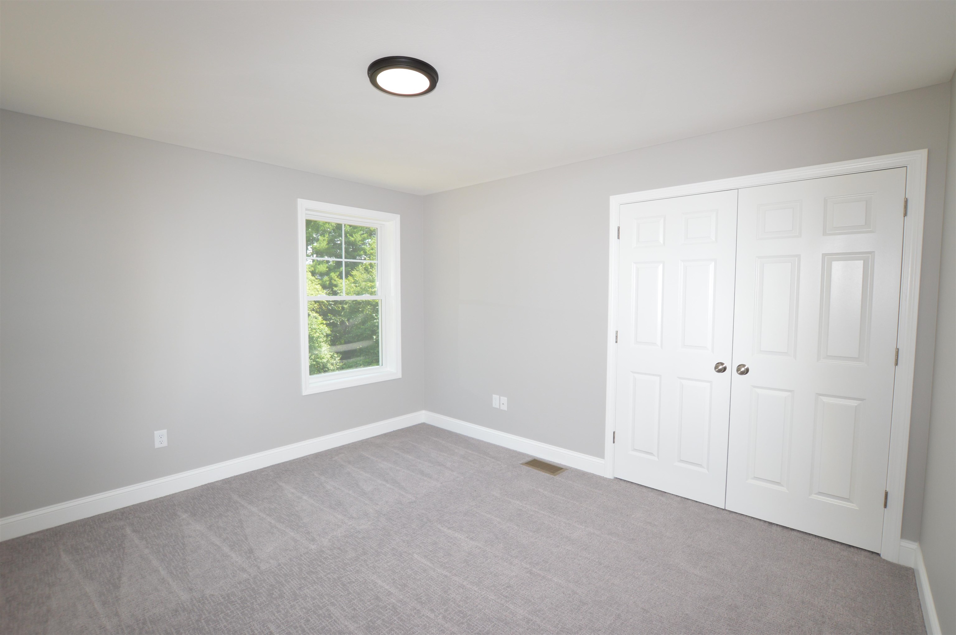 Concord, New Hampshire 03301, United States, 3 Bedrooms Bedrooms, ,3 BathroomsBathrooms,Residential,Active,117121