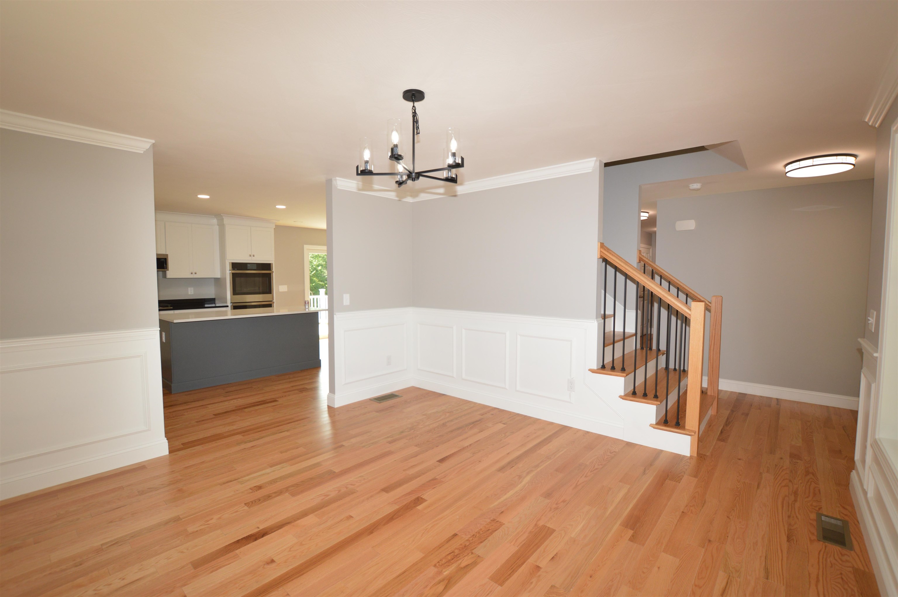 Concord, New Hampshire 03301, United States, 3 Bedrooms Bedrooms, ,3 BathroomsBathrooms,Residential,Active,117121