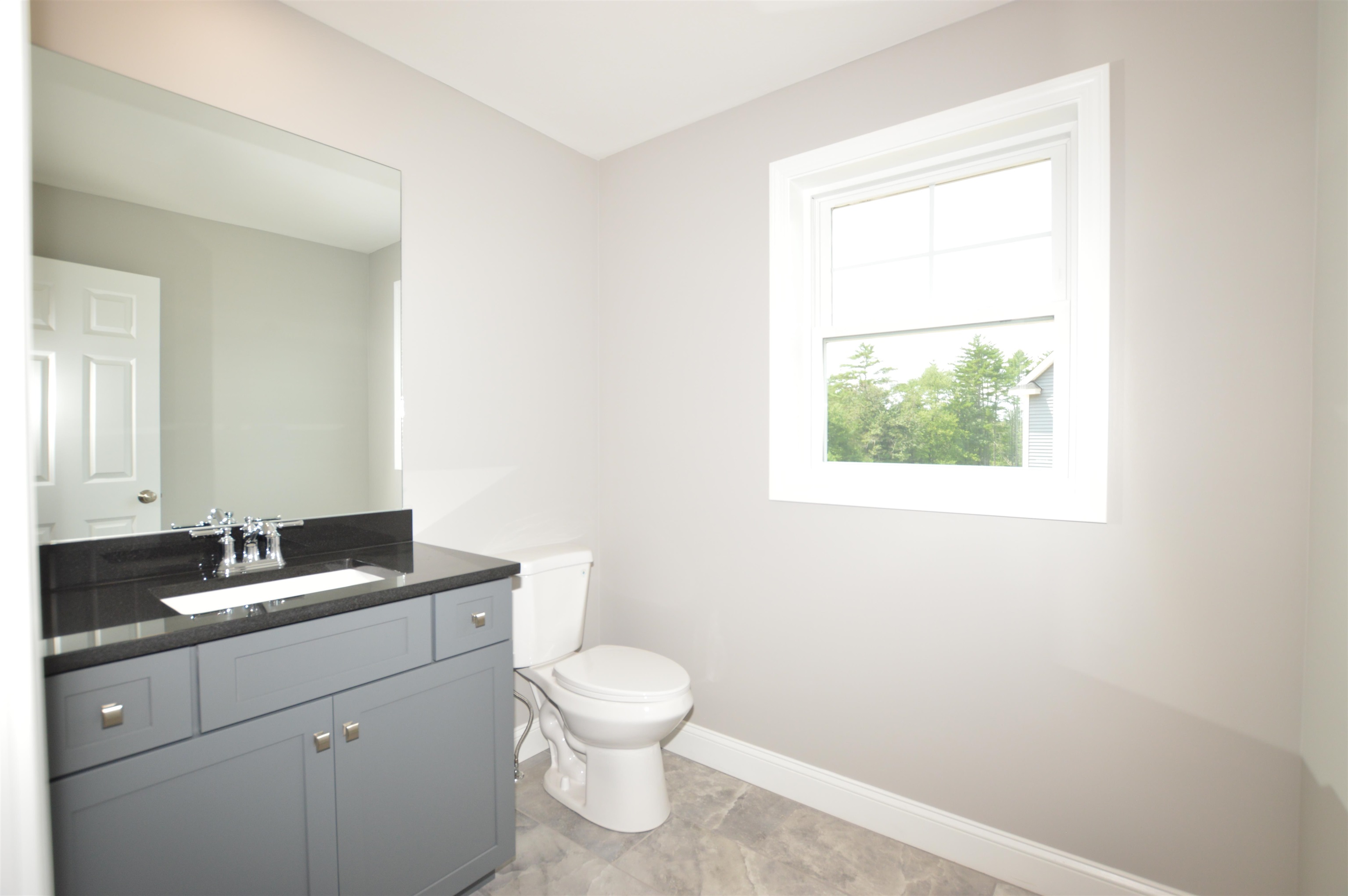 Concord, New Hampshire 03301, United States, 3 Bedrooms Bedrooms, ,3 BathroomsBathrooms,Residential,Active,117121