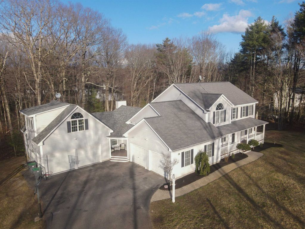 Photo of 10 Quarry Road, Hooksett, NH 03106 (MLS # 5082678)