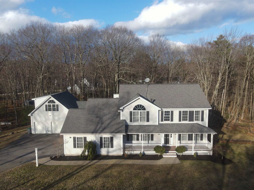 Photo of 10 Quarry Road, Hooksett, NH 03106 (MLS # 5082678)