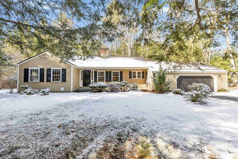 28 Wendover Way Bedford NH 03110