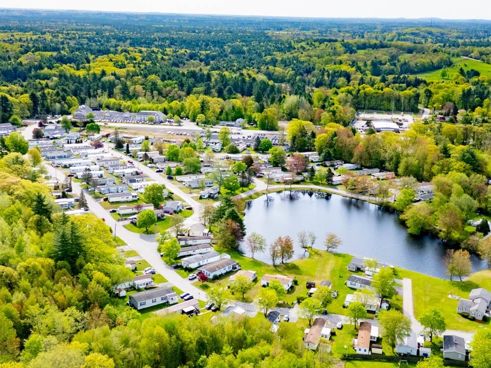 Epping, New Hampshire 03042, United States, 2 Bedrooms Bedrooms, ,1 BathroomBathrooms,Residential,Active,196064