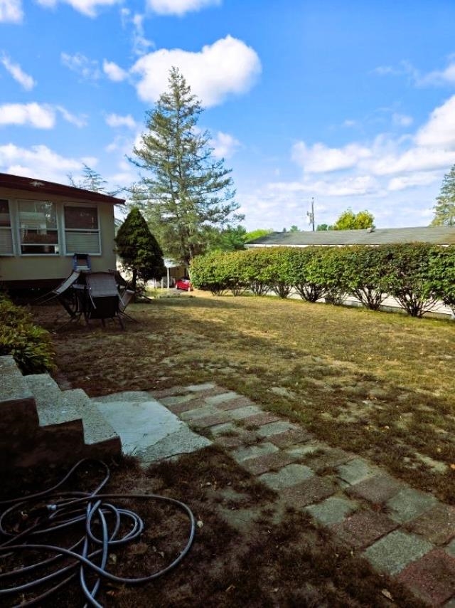 Epping, New Hampshire 03042, United States, 2 Bedrooms Bedrooms, ,1 BathroomBathrooms,Residential,Active,196064