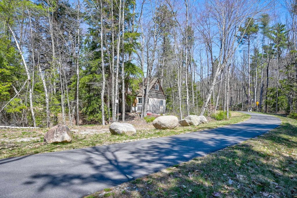 Photo of 29 Hawk Road, Conway, NH 03860 (MLS # 5086164)