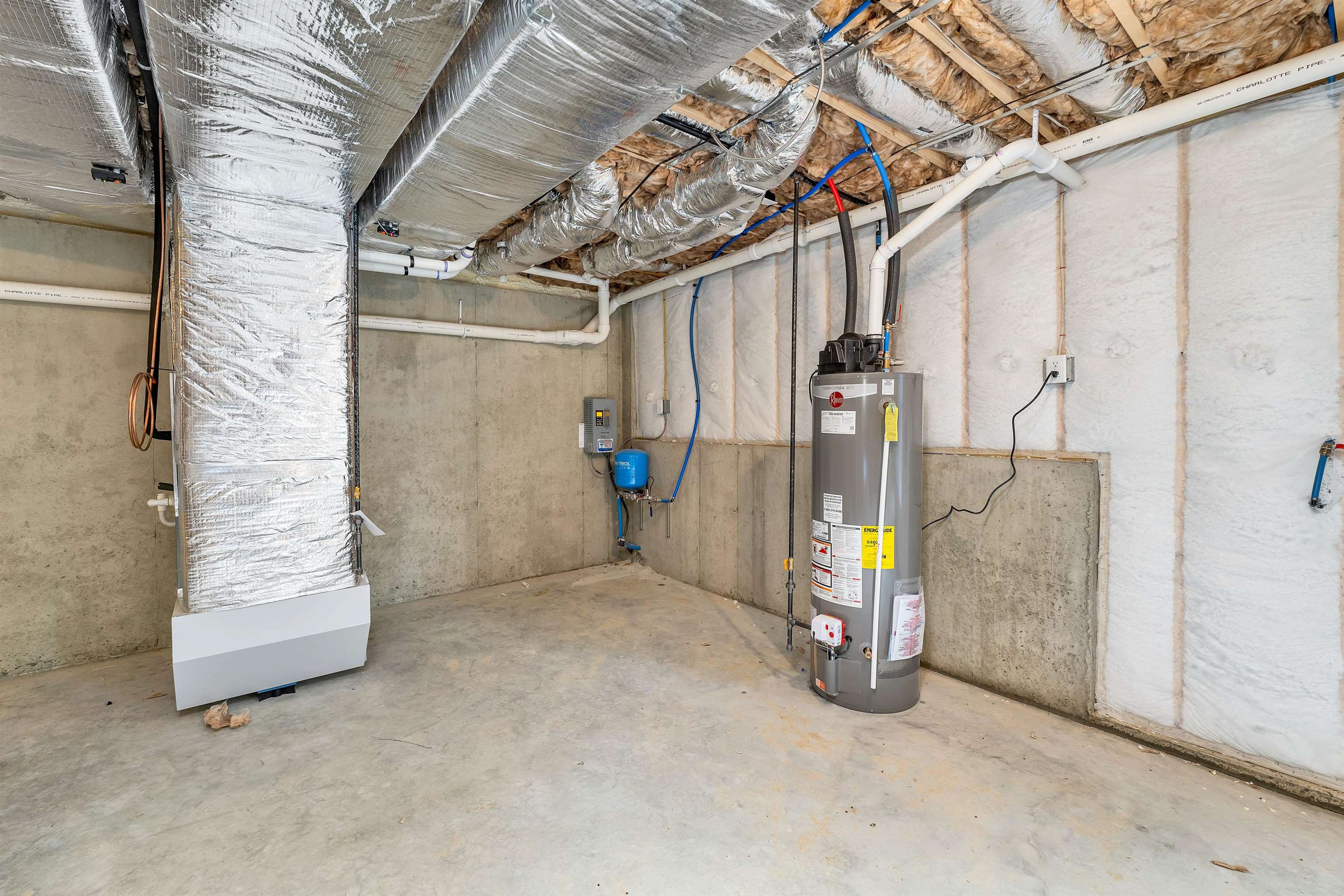 Concord, New Hampshire 03301, United States, 3 Bedrooms Bedrooms, ,3 BathroomsBathrooms,Residential,Pending,20458