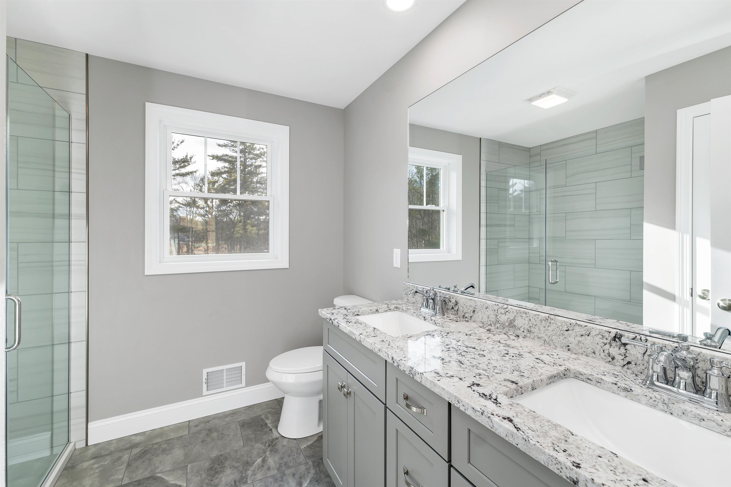 Concord, New Hampshire 03301, United States, 3 Bedrooms Bedrooms, ,3 BathroomsBathrooms,Residential,Pending,20458