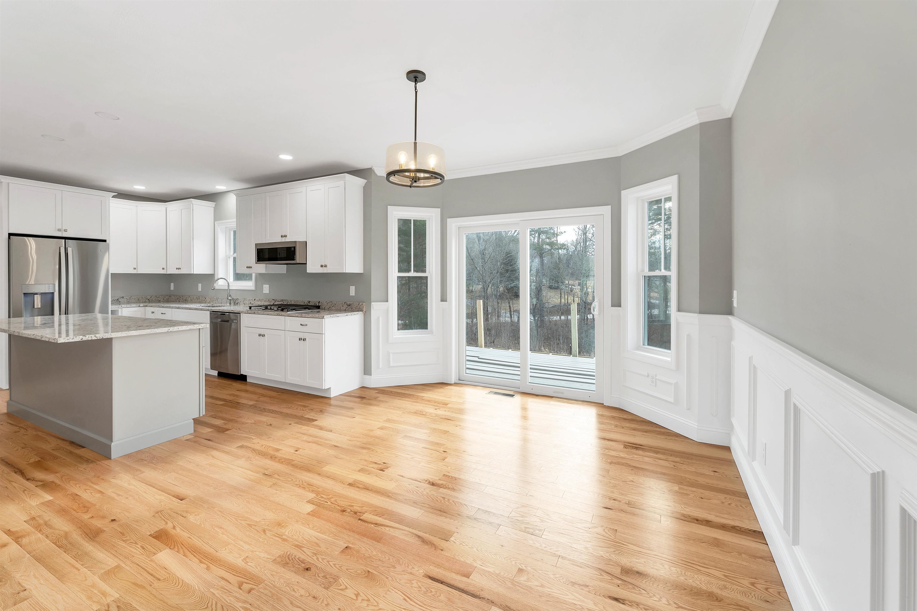 Concord, New Hampshire 03301, United States, 3 Bedrooms Bedrooms, ,3 BathroomsBathrooms,Residential,Pending,20458