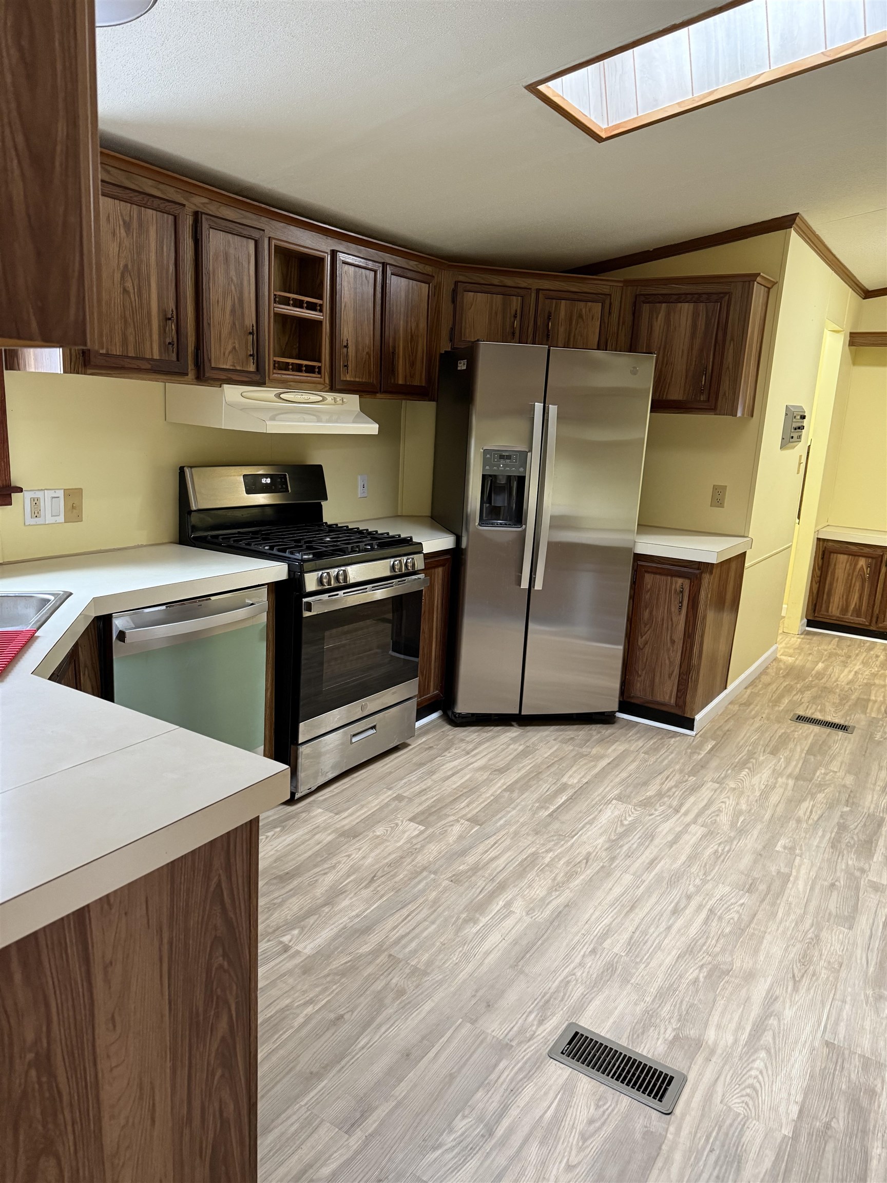 Vergennes, Vermont 05491, United States, 3 Bedrooms Bedrooms, ,2 BathroomsBathrooms,Residential,Pending,29046