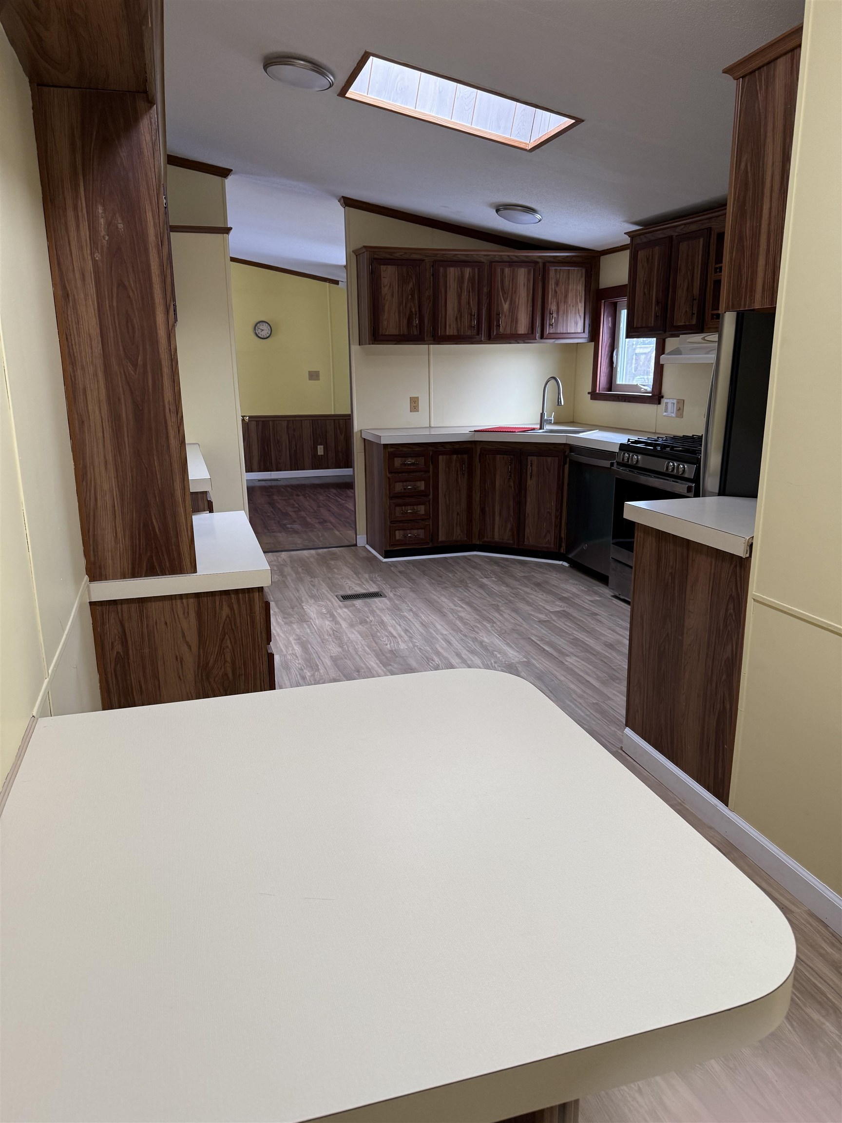 Vergennes, Vermont 05491, United States, 3 Bedrooms Bedrooms, ,2 BathroomsBathrooms,Residential,Pending,29046