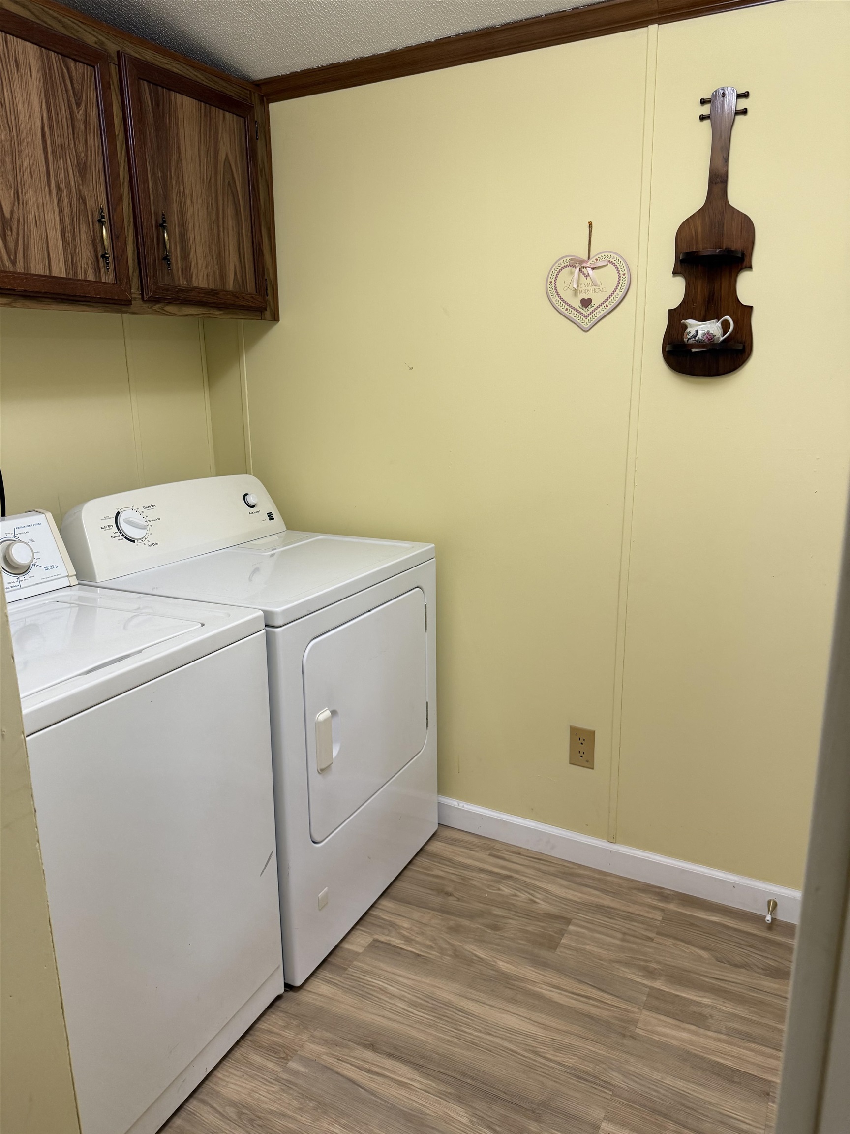 Vergennes, Vermont 05491, United States, 3 Bedrooms Bedrooms, ,2 BathroomsBathrooms,Residential,Pending,29046