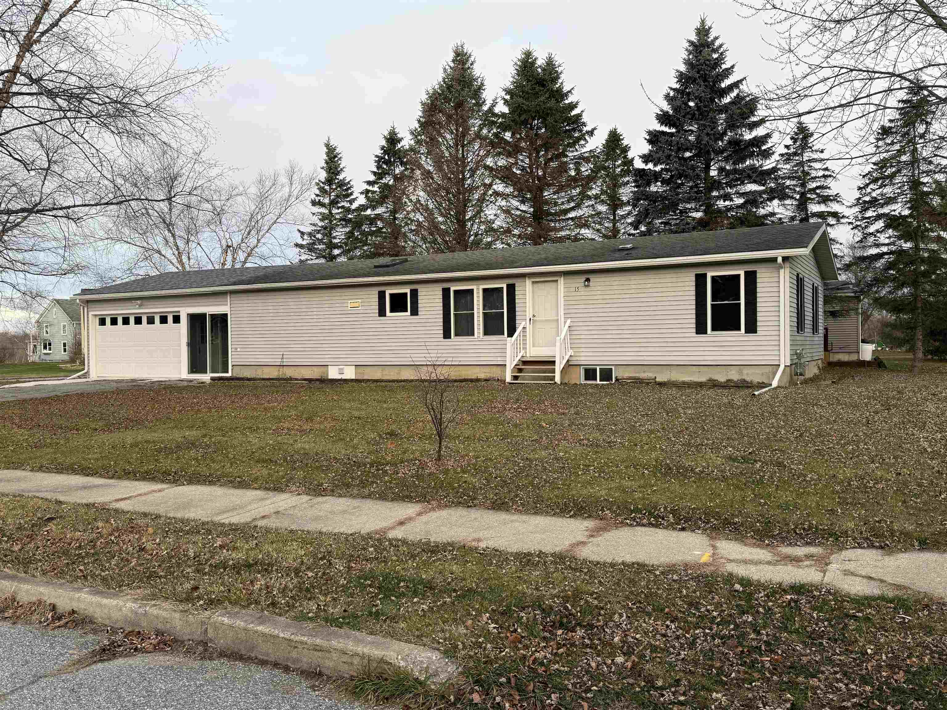 Vergennes, Vermont 05491, United States, 3 Bedrooms Bedrooms, ,2 BathroomsBathrooms,Residential,Pending,29046