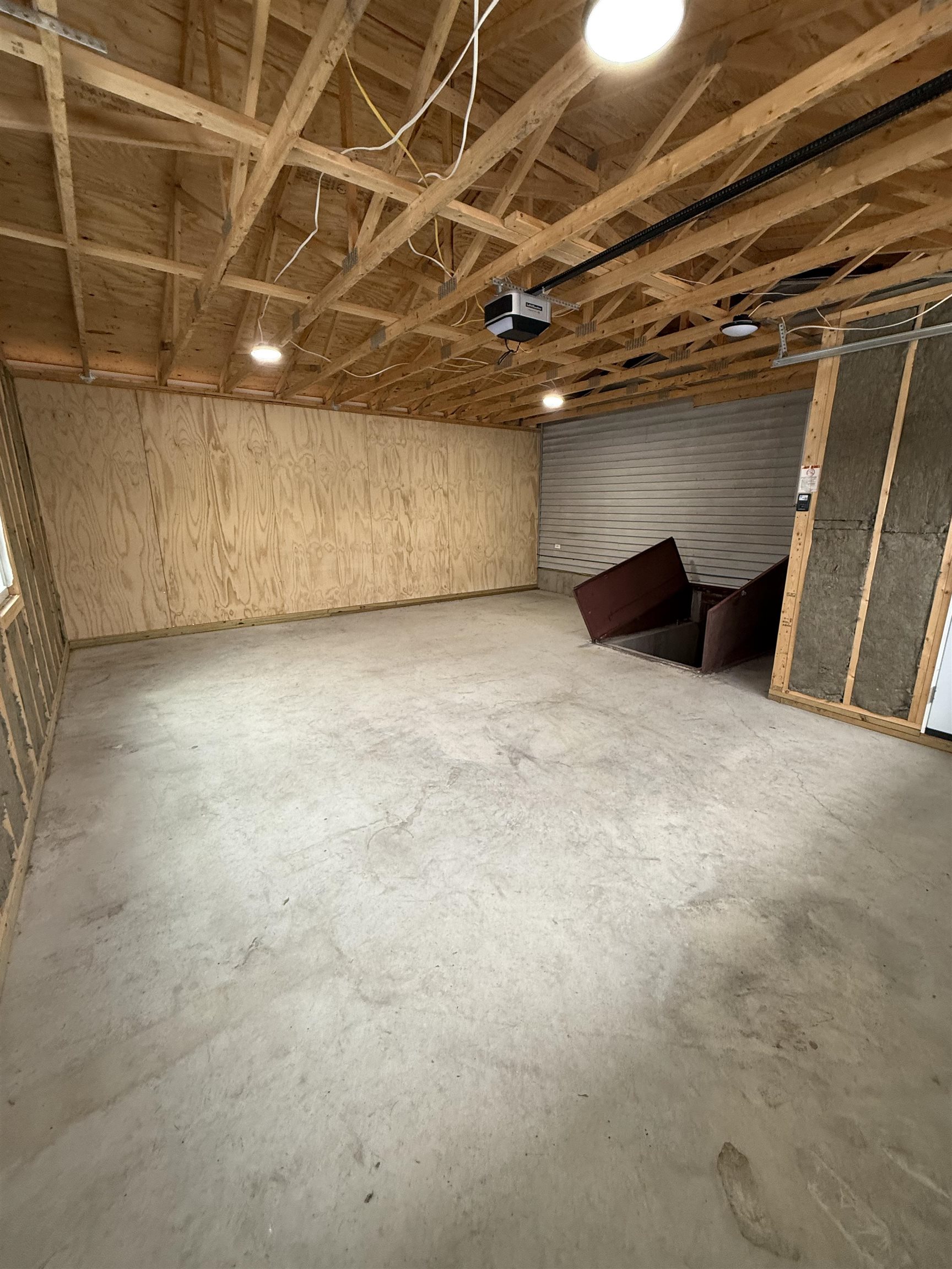 Vergennes, Vermont 05491, United States, 3 Bedrooms Bedrooms, ,2 BathroomsBathrooms,Residential,Pending,29046