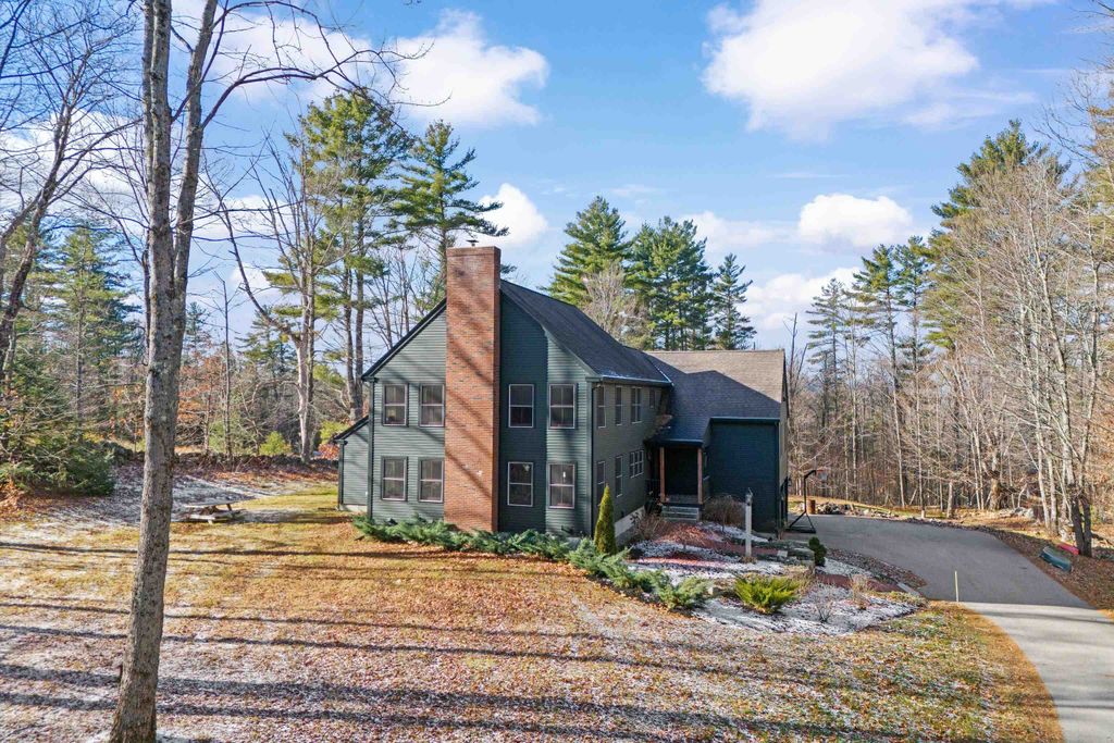 Photo of 464 Irish Hill Road, Hopkinton, NH 03229 (MLS # 5071260)