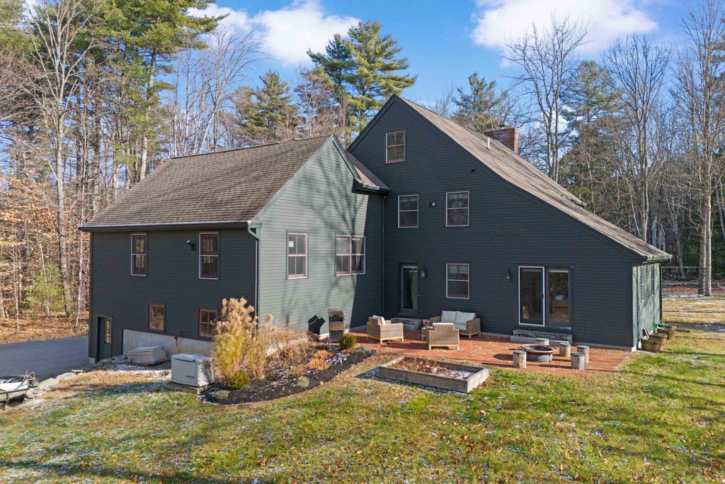Photo of 464 Irish Hill Road, Hopkinton, NH 03229 (MLS # 5071260)