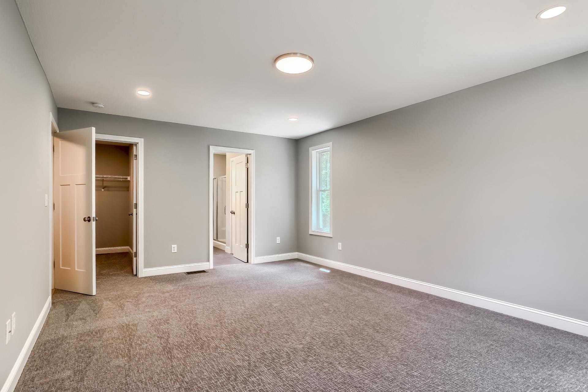 Concord, New Hampshire 03301, United States, 3 Bedrooms Bedrooms, ,3 BathroomsBathrooms,Residential,Active,121059