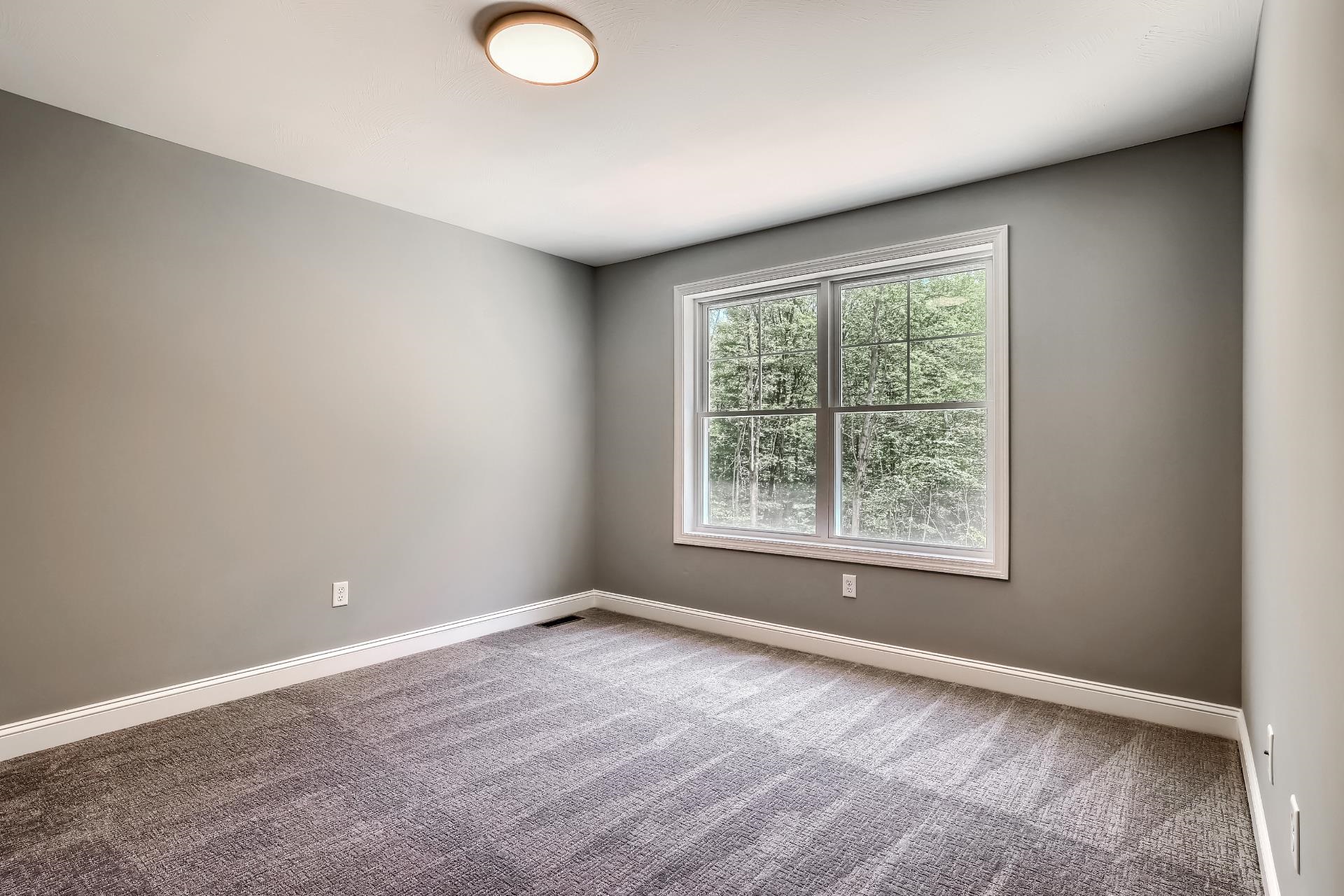 Concord, New Hampshire 03301, United States, 3 Bedrooms Bedrooms, ,3 BathroomsBathrooms,Residential,Active,121059