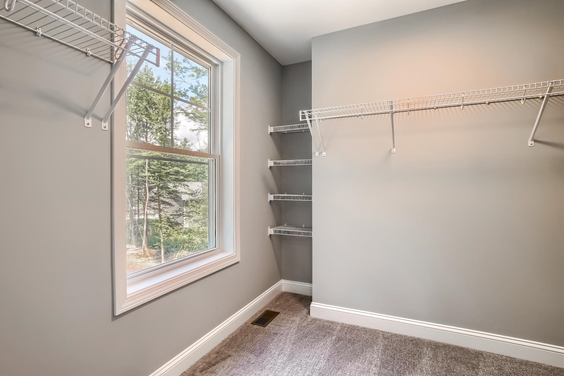 Concord, New Hampshire 03301, United States, 3 Bedrooms Bedrooms, ,3 BathroomsBathrooms,Residential,Active,121059