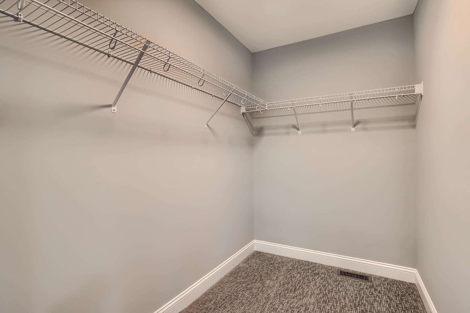 Concord, New Hampshire 03301, United States, 3 Bedrooms Bedrooms, ,3 BathroomsBathrooms,Residential,Active,121059