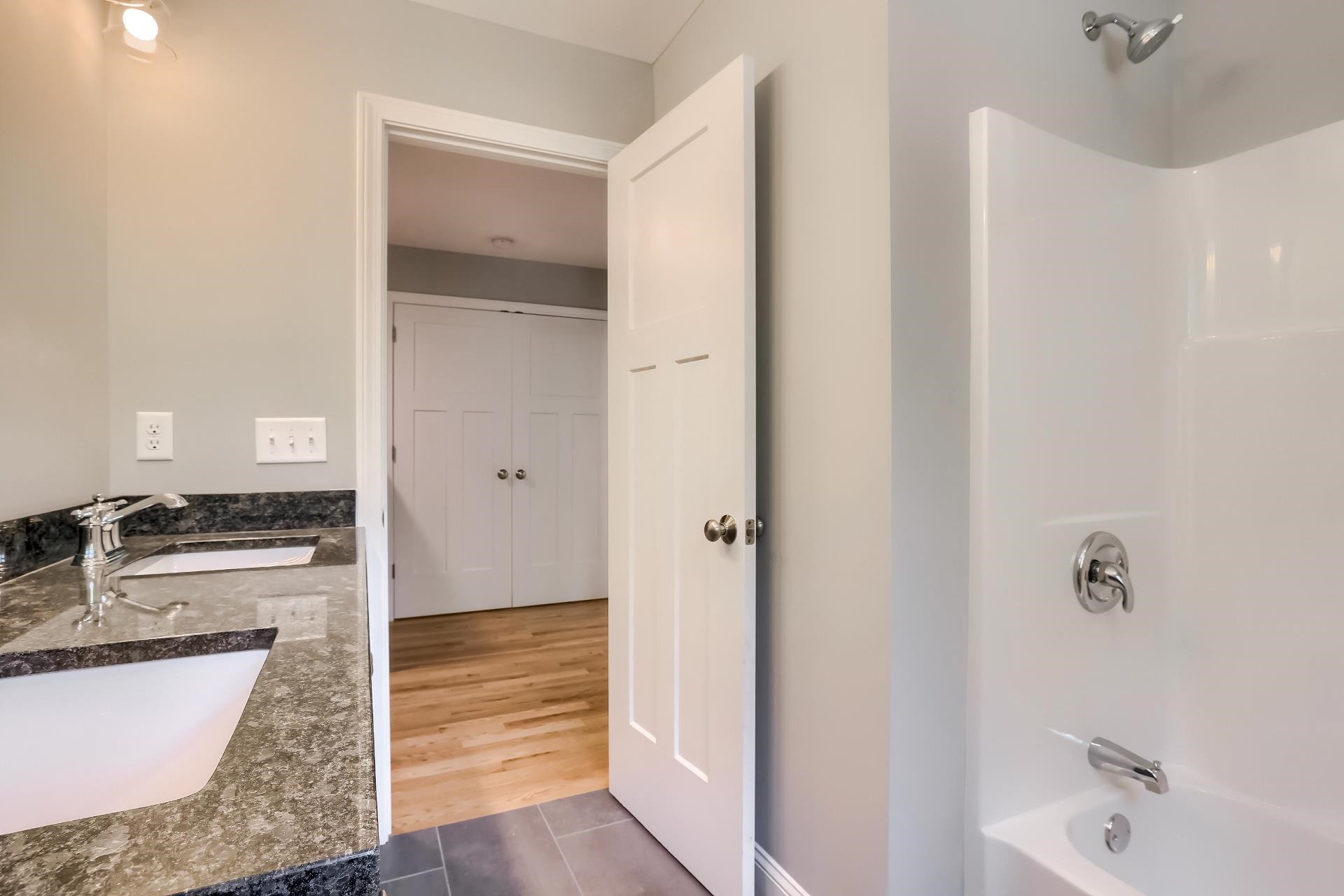 Concord, New Hampshire 03301, United States, 3 Bedrooms Bedrooms, ,3 BathroomsBathrooms,Residential,Active,121059