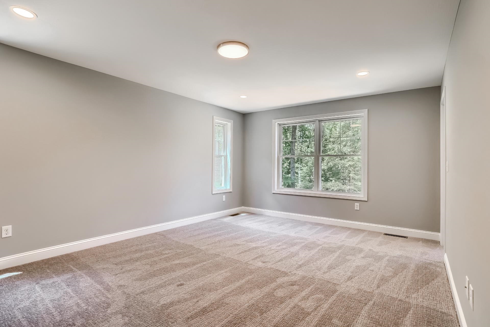 Concord, New Hampshire 03301, United States, 3 Bedrooms Bedrooms, ,3 BathroomsBathrooms,Residential,Active,121059