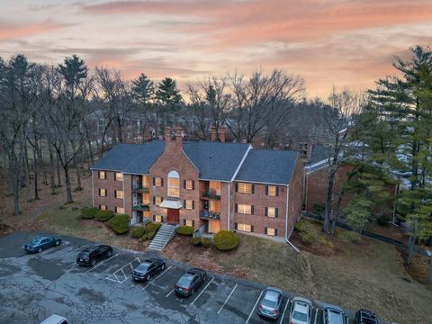 3 Louisburg Square 1 Nashua NH 03060