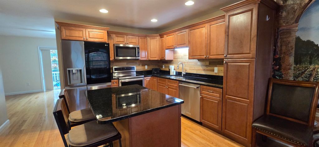 Photo of 65 Fordway Extension #6, Derry, NH 03038 (MLS # 5066706)