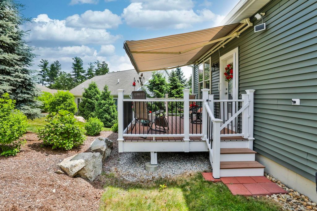 Photo of 150 Pleasant Pond Way #15, Manchester, NH 03102 (MLS # 5063390)