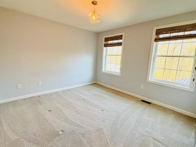 Epping, New Hampshire 03042, United States, 2 Bedrooms Bedrooms, ,2 BathroomsBathrooms,Residential,Pending,109018