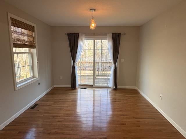 Epping, New Hampshire 03042, United States, 2 Bedrooms Bedrooms, ,2 BathroomsBathrooms,Residential,Pending,109018