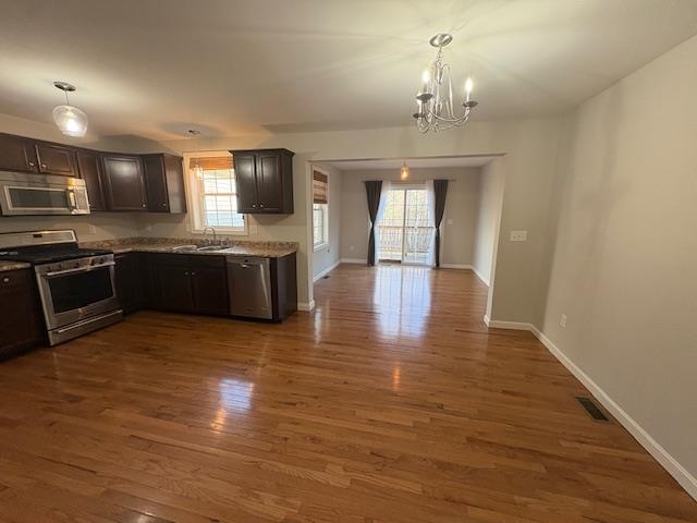 Epping, New Hampshire 03042, United States, 2 Bedrooms Bedrooms, ,2 BathroomsBathrooms,Residential,Pending,109018